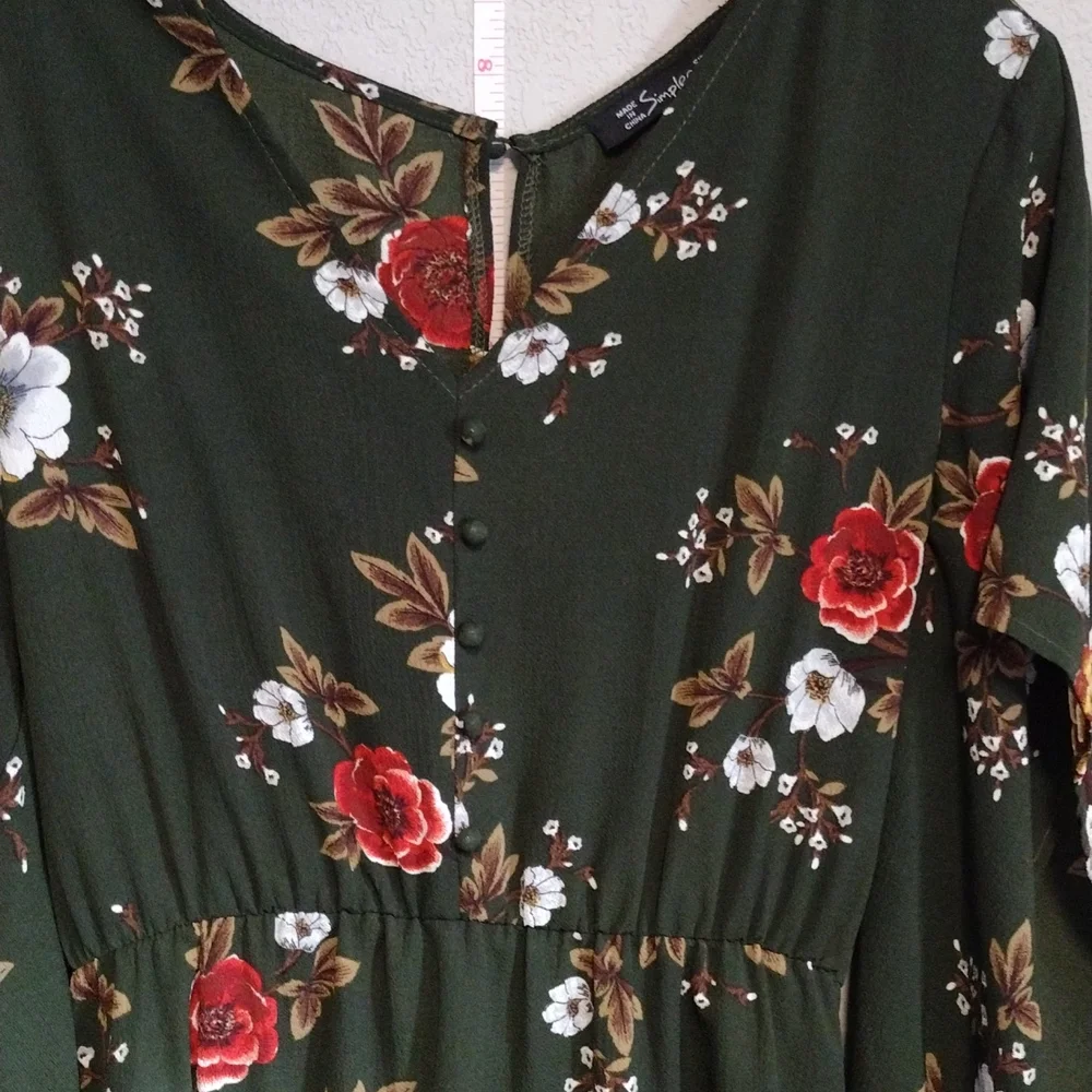SIMPLEE FLORAL DRESS - Picture 4 of 11